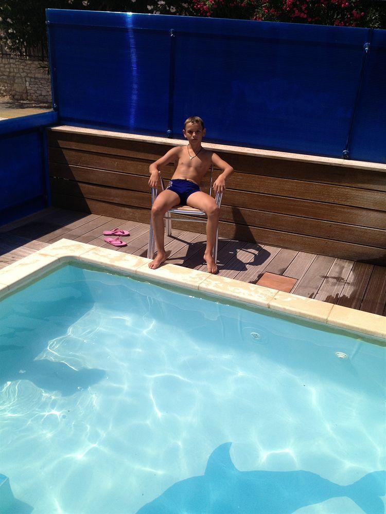 Mirce Aparthotel Marina Gromela מראה חיצוני תמונה