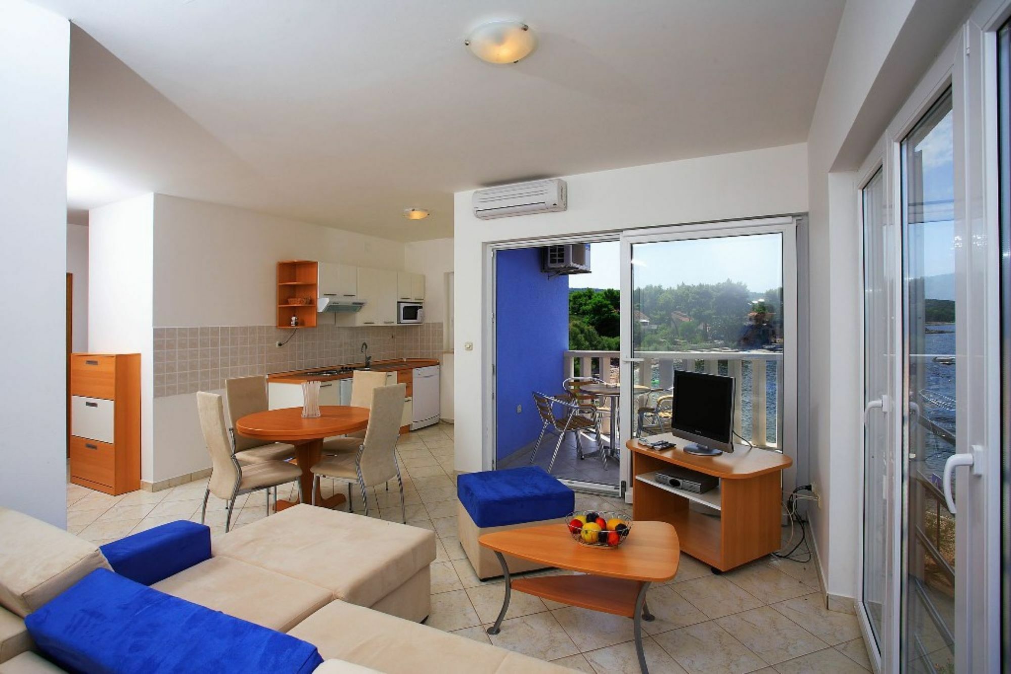 Mirce Aparthotel Marina Gromela מראה חיצוני תמונה