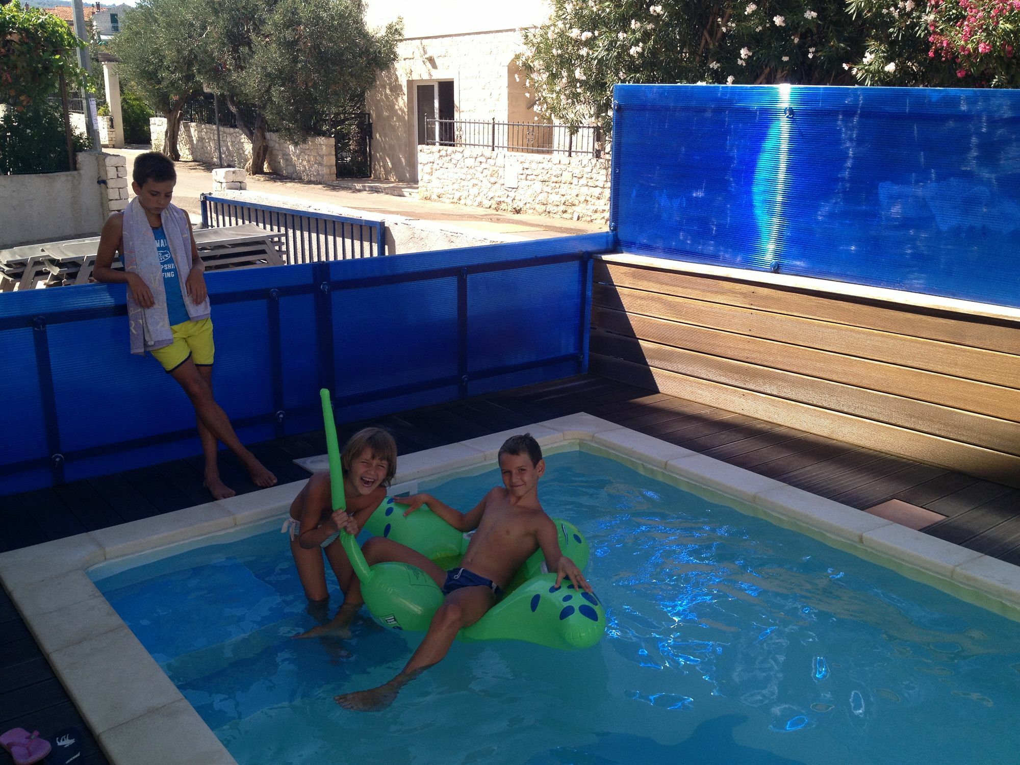 Mirce Aparthotel Marina Gromela מראה חיצוני תמונה